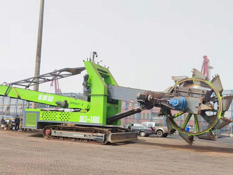 Loading machine transportation method
